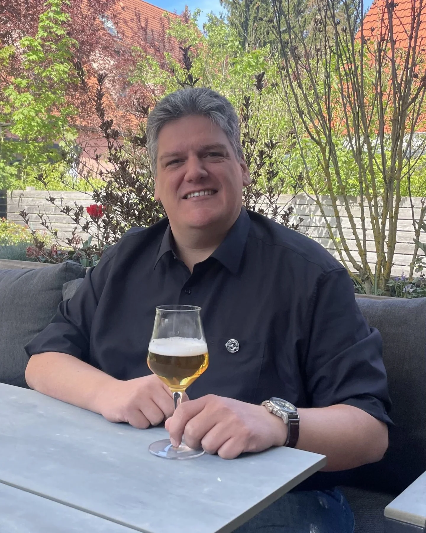 Biersommelier Sascha Renkamp mit einem Bierglas